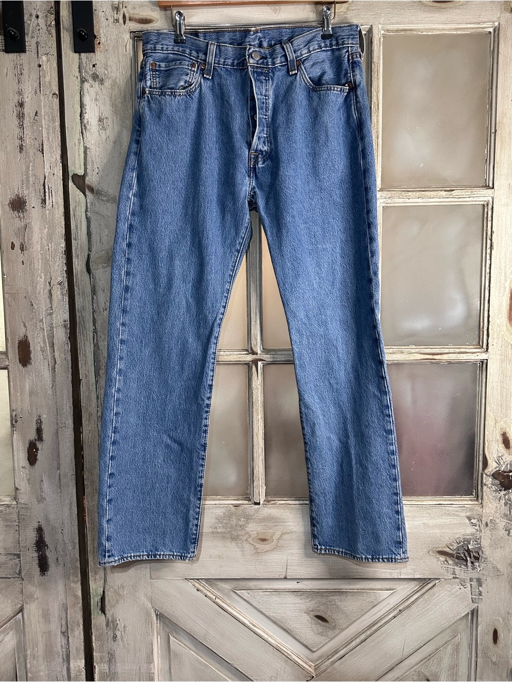 Vintage Levi’s 501 Jeans 34x32 Medium Wash Straight Leg Button Fly